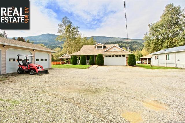 Property 2069 Solsqua Road main img
