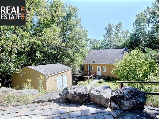 Property 1669-1671 Rue Du Sommet main img