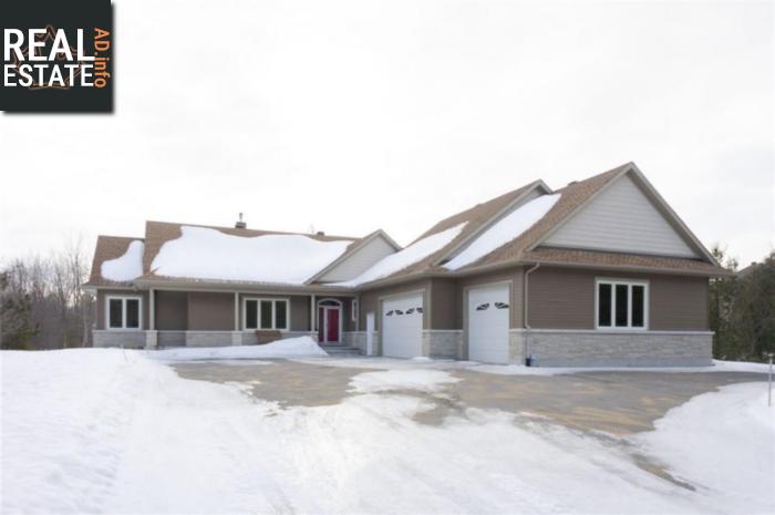 Property 1688 Whiteside Way main img