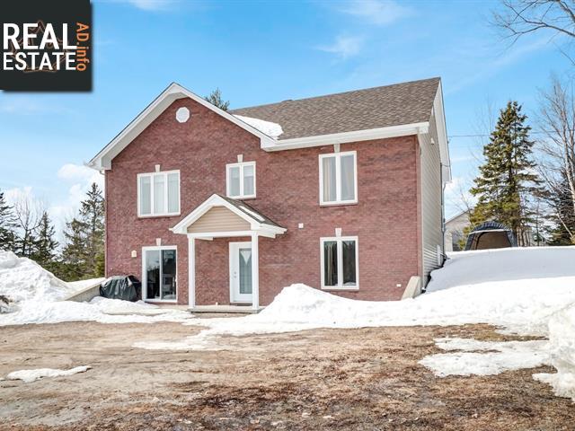 Property 18 Ch. Gingras main img