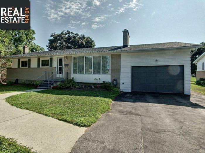 Property 215 Brockville Street main img
