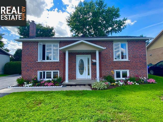 Property 715 Rue Caron main img