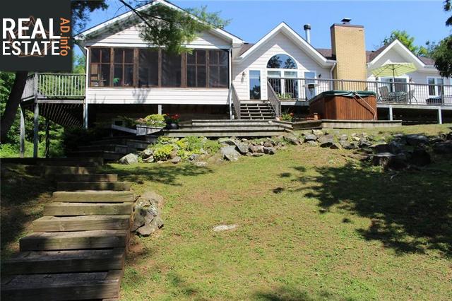 Property 1032 Barker Lane main img