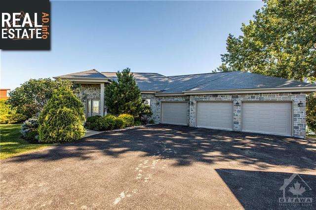 Property 1858 Bay Road main img