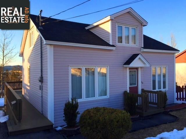 Property 28 Pinegrove Avenue main img