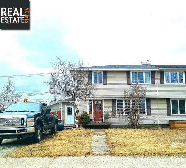 Property 759 Stirling Crescent main img