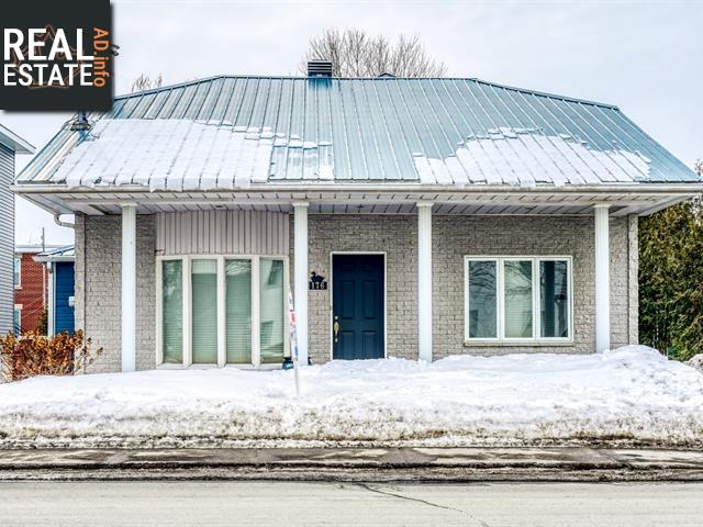 Property 176y-176z Rue St-Andre main img
