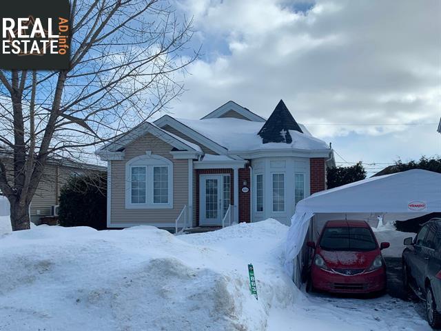 Property 3068 Boul. Des Pins main img