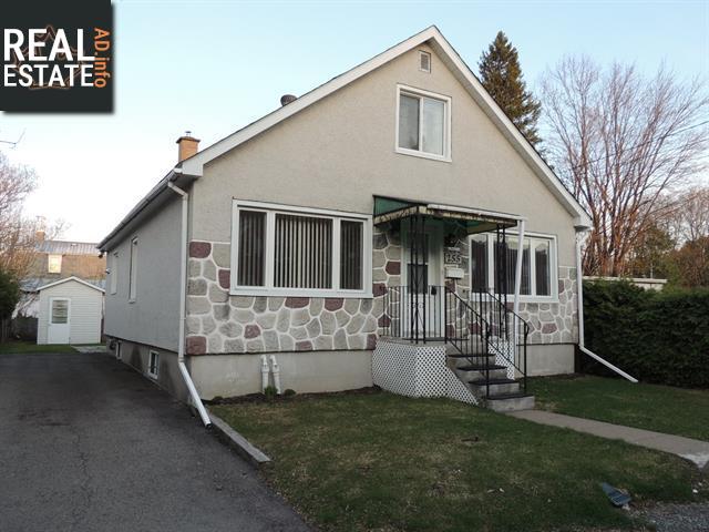 Property 255 Rue Wilson main img