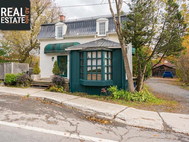 Property 898-900 Ch. Du Village main img