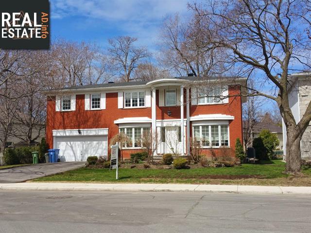 Property 81 Av. Henley main img