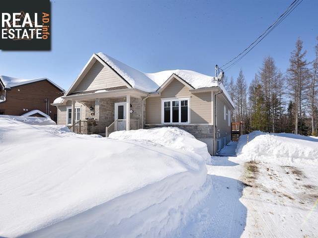 Property 35 Rue Coote main img