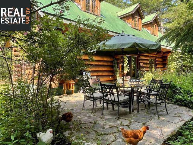Property 4350 Route Des Tulipes main img