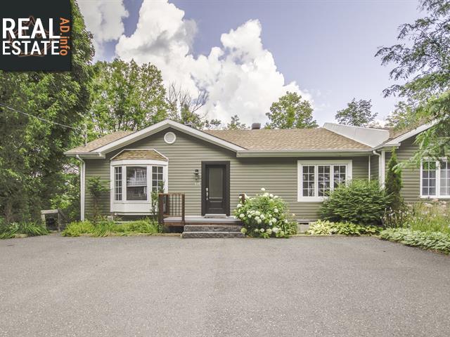 Property #2-116z Rue De Levis main img