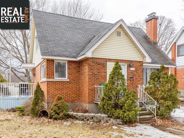 Property 100 Av. Windcrest main img