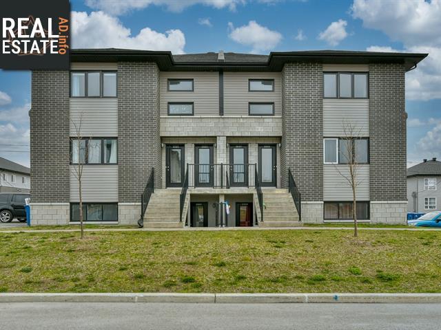Property 2045-2049 Rue Des Artisans main img