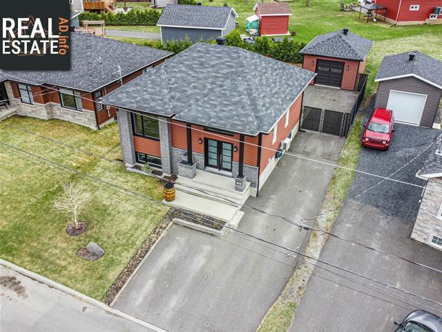 Property 345 Rue De La Taiga img1