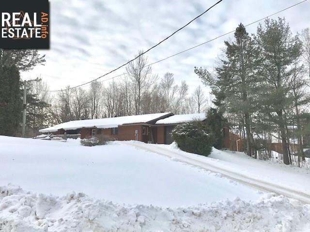Property 143 Bridge Street W main img
