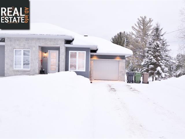 Property 382 Boul. Dr-Gervais main img