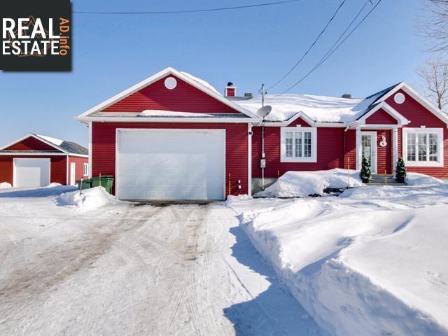 Property 8 Rue Massicottte main img