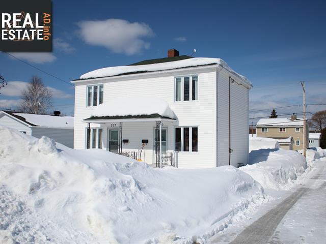 Property 225-227 Av. Frontenac main img