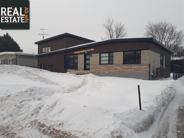 Property 1166 Rue Suzanne main img