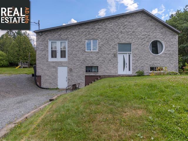 Property 850 78e Rue main img