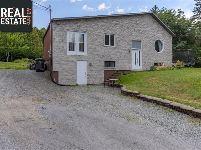 Property 850 78e Rue img1