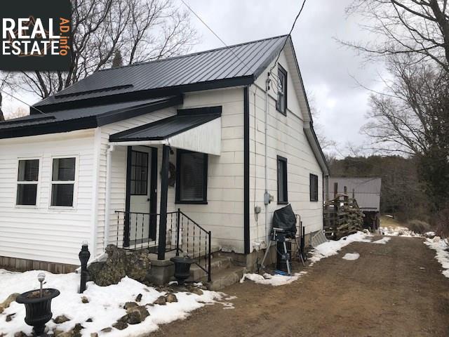 Property 822805 Sideroad 1 main img