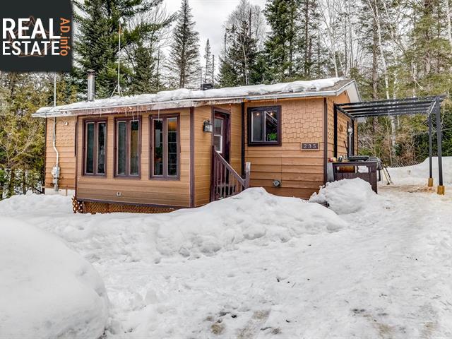 Property 235 Rue Boisvert main img
