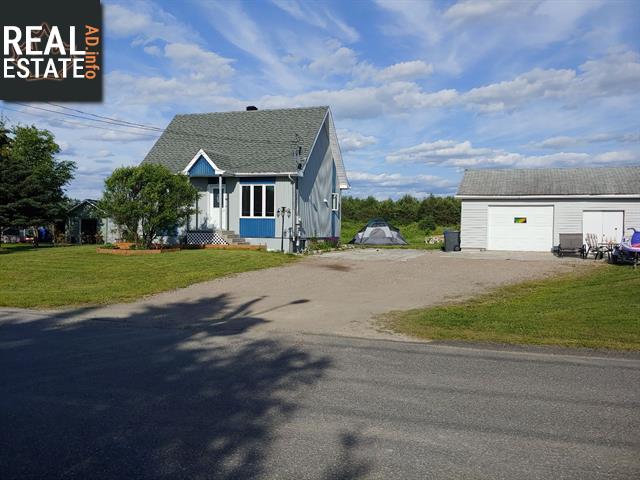 Property 1285 Rue Gilbert main img
