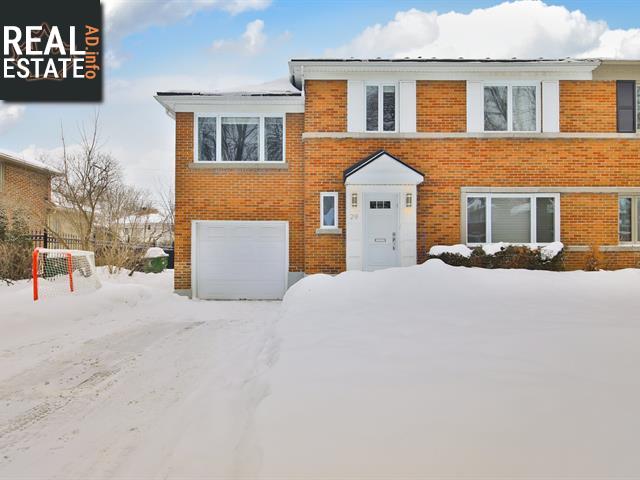Property 29 Av. Simcoe main img