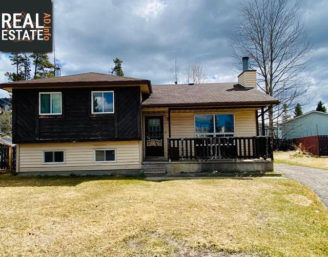 Property 143 Peace River Crescent main img