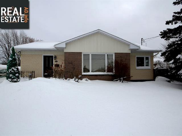 Property 45 Rue Picard main img