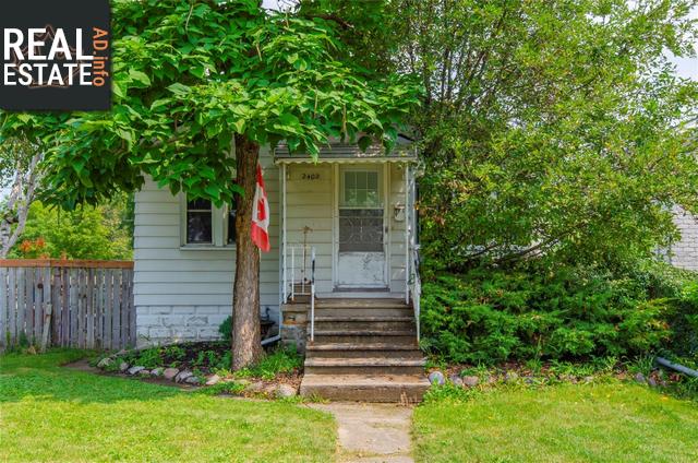 Property 2402 Tourangeau Road main img