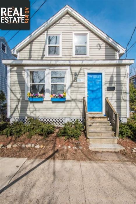 Property 2581 Elm Street main img