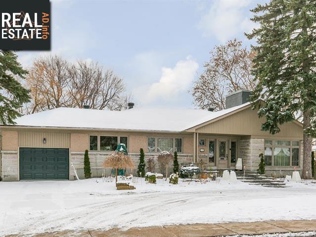 Property 2990 Boul. Graham main img