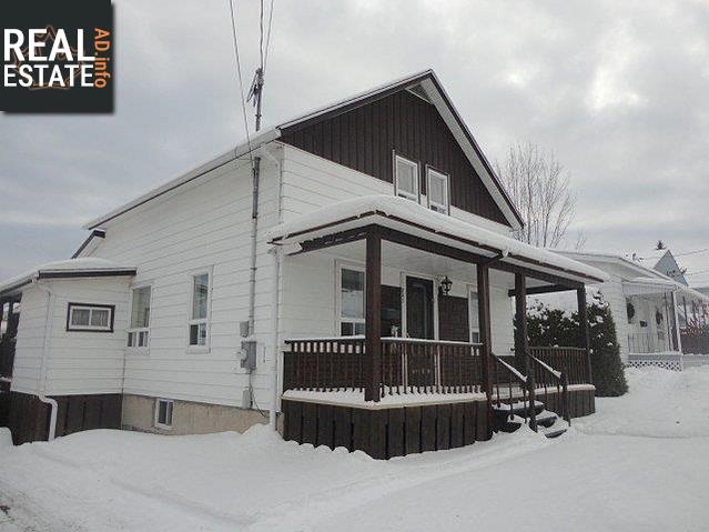 Property 745 25e Rue main img