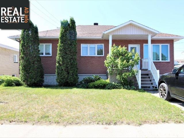 Property 1929 Rue Provencher main img
