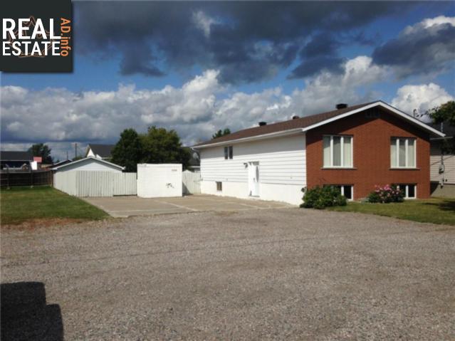 Property 3188 Errington Avenue main img
