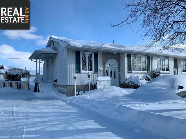Property 2660 Boul. Lemire main img