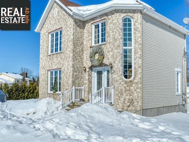Property 2670 Rue Du Lac main img
