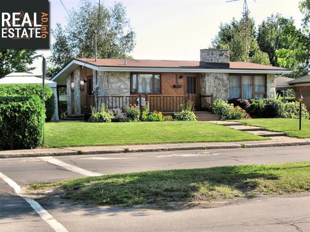 Property 315 Av. Bessette main img
