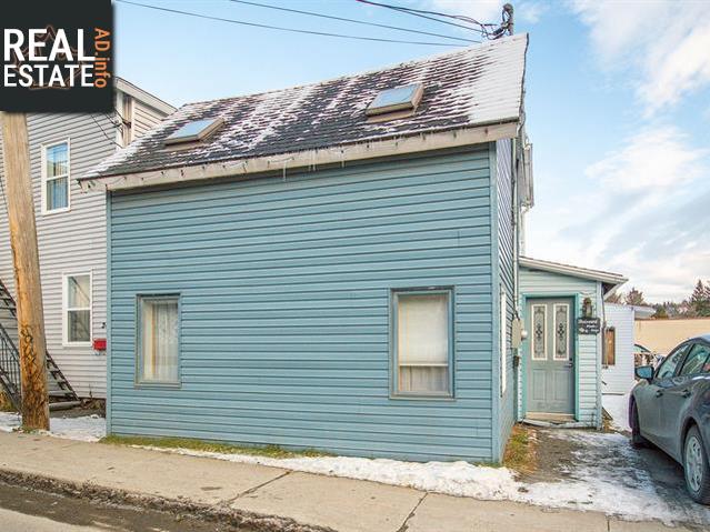Property 20 Rue St-Pierre main img