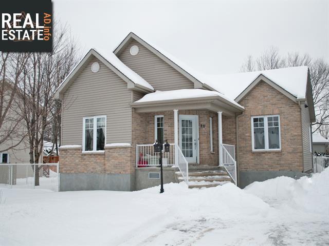 Property 211 Av. Des Pins main img