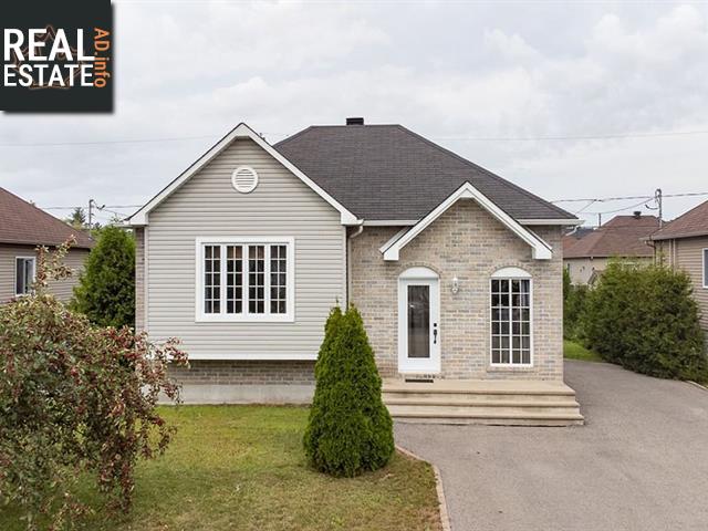 Property 1845 Rue Jacques-Blanchet main img