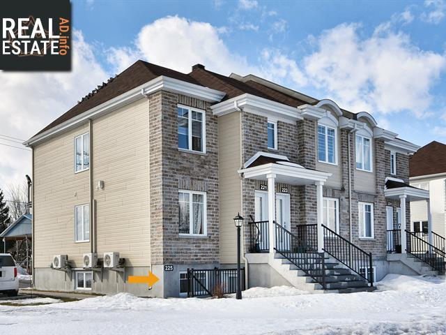 Property 225 Rue De La Petite-Riviere main img