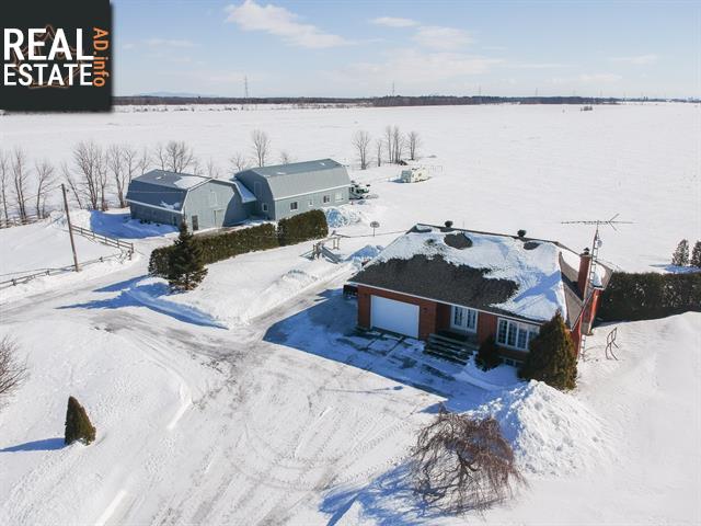 Property 3075 Ch. De La Bataille S. main img