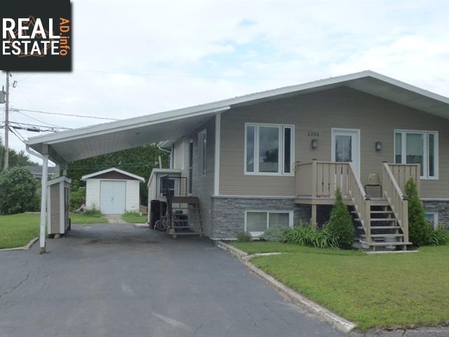 Property 2352 Av. Des Sardoines main img