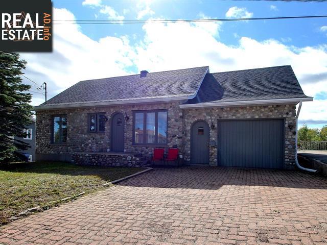 Property 14 Av. Desjardins main img
